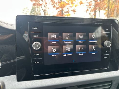 New 2026 Volkswagen Jetta SE image 9