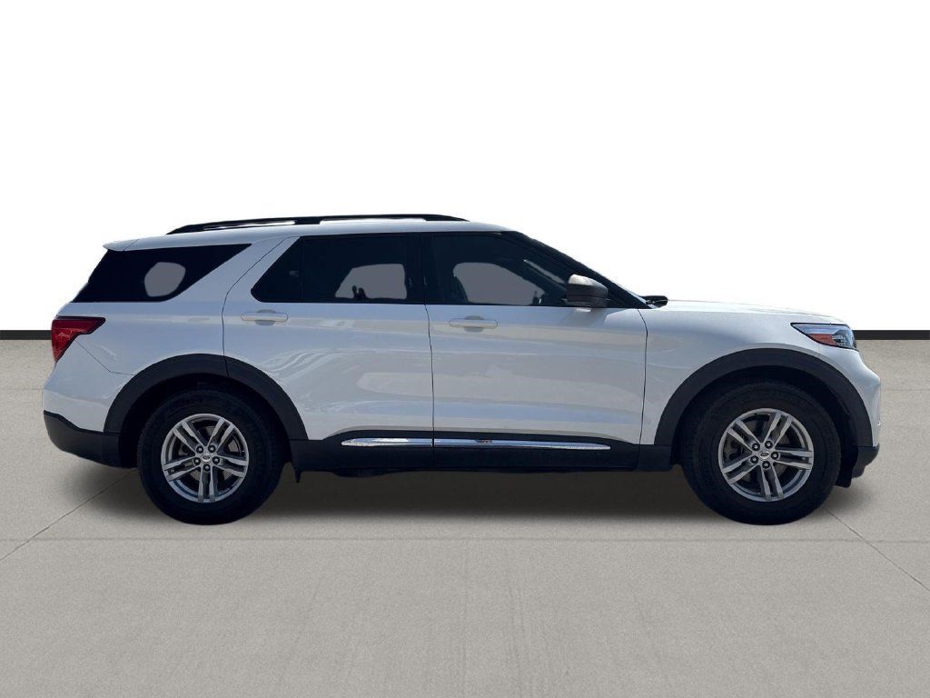 Used 2020 Ford Explorer XLT RWD image 4
