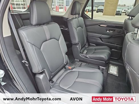 Used 2025 Honda Pilot Touring image 35