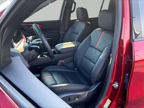 Used 2025 Chevrolet Traverse RS w/ LPO, Floor Liner Package AWD/4WD image 8