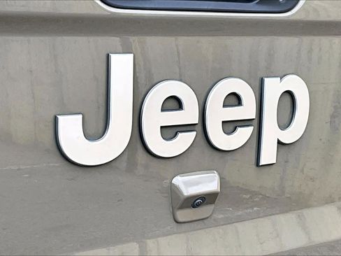 Used 2020 Jeep Gladiator Overland image 31