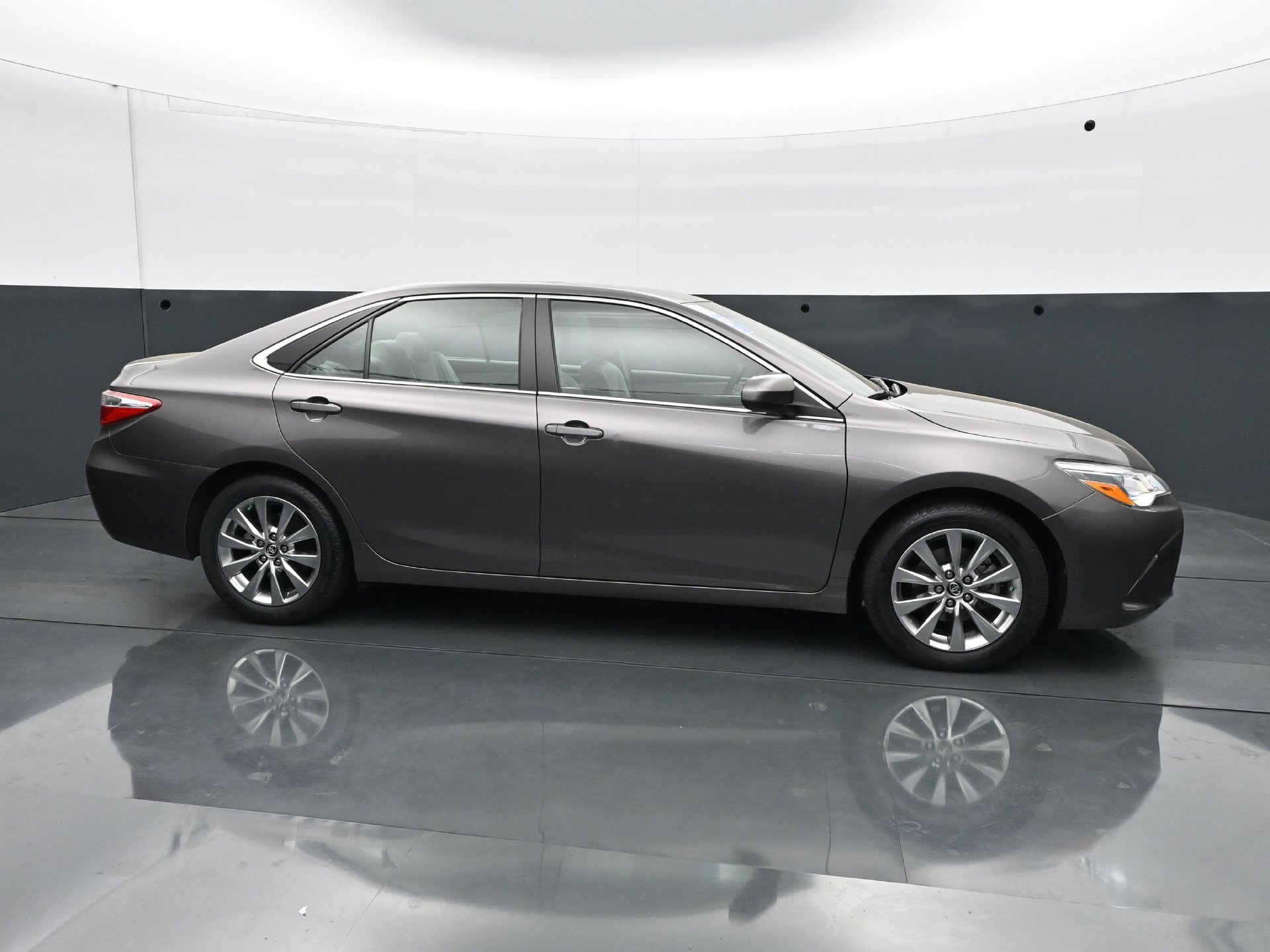 Used 2015 Toyota Camry XLE FWD image 8