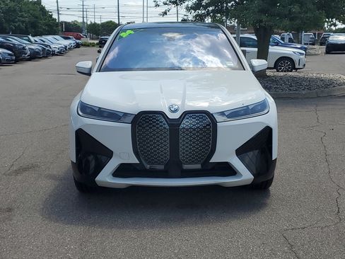 Used 2024 BMW iX xDrive50 w/ Sport Package AWD/4WD image 2