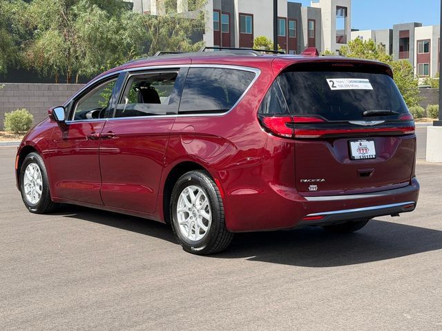 Used 2022 Chrysler Pacifica Touring-L FWD image 3