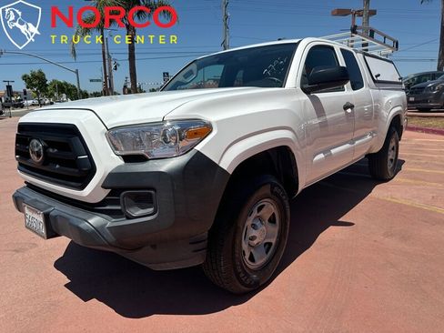 Used 2020 Toyota Tacoma SR image 4