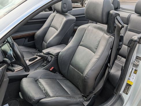 Used 2010 BMW 335i Convertible RWD image 16