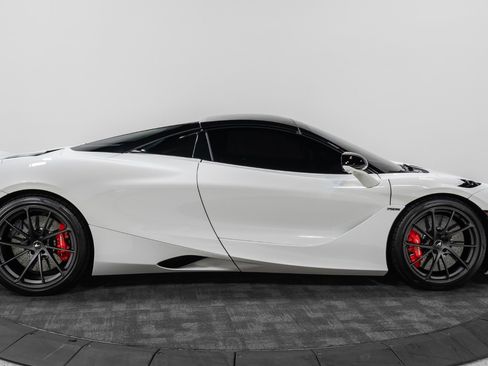 Used 2024 McLaren 750S Spider image 24