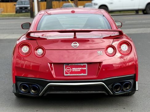 Used 2020 Nissan GT-R Premium w/ Premium Interior Package image 5