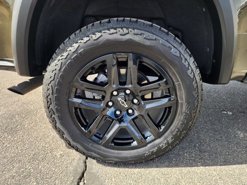 Used 2025 Chevrolet Colorado Trail Boss image 12