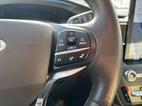 Used 2020 Ford Explorer Platinum w/ Premium Technology Package image 19