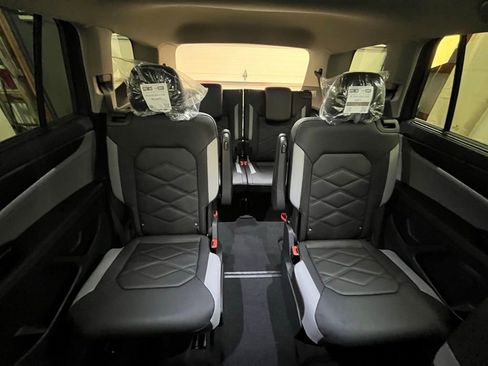 New 2026 Volkswagen Atlas Peak Edition AWD/4WD image 24