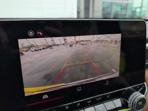 Used 2025 GMC Canyon AT4 image 24