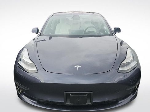 Used 2018 Tesla Model 3 Mid Range RWD image 11
