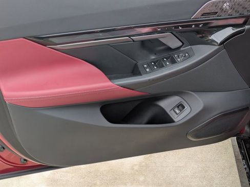 Used 2025 BMW i5 xDrive40 w/ Executive Package image 9