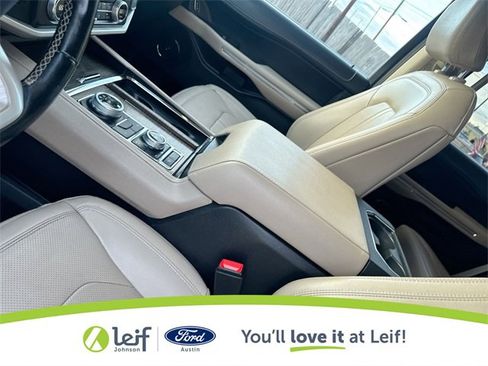 Used 2022 Ford Expedition Limited image 27