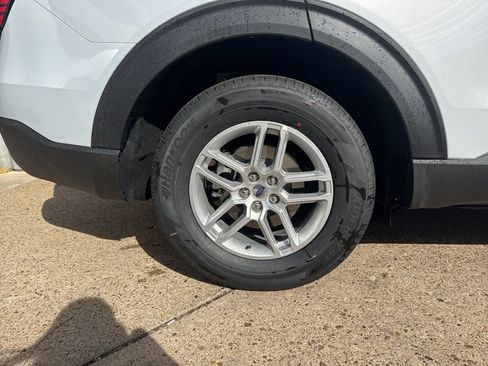 New 2026 Ford Explorer Active AWD/4WD image 9