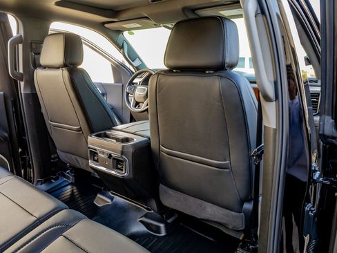 Used 2025 GMC Sierra 3500 Denali w/ Technology Package image 32