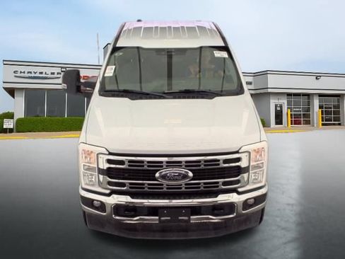 Used 2024 Ford F250 XLT w/ FX4 Off-Road Package AWD/4WD image 3