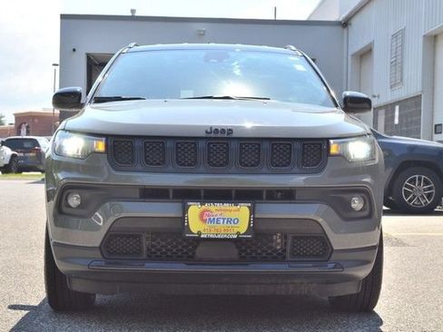 Used 2023 Jeep Compass Latitude w/ Convenience Group AWD/4WD image 3