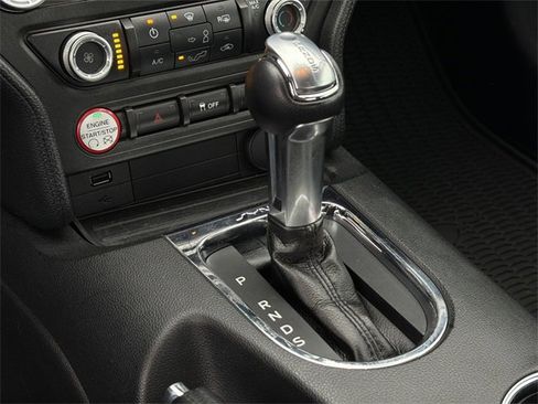 Used 2017 Ford Mustang Coupe image 27