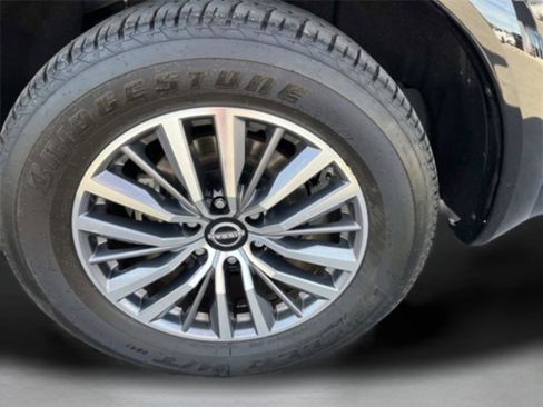 Used 2024 Nissan Armada SL w/ Captain's Chairs Package image 14