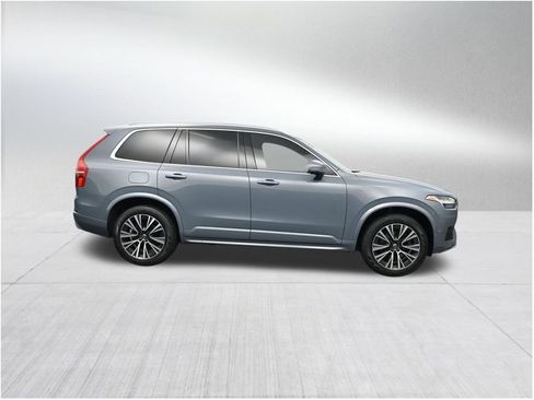 Used 2020 Volvo XC90 T5 Momentum w/ Protection Package Premier FWD image 6