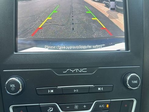 Used 2020 Ford Fusion SE w/ Equipment Group 151A FWD image 20