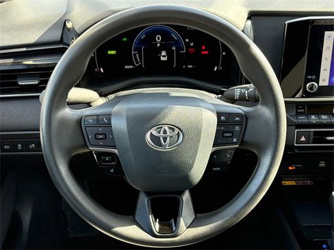 Used 2025 Toyota Camry LE image 15