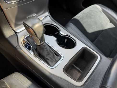 Used 2018 Jeep Grand Cherokee Altitude image 25