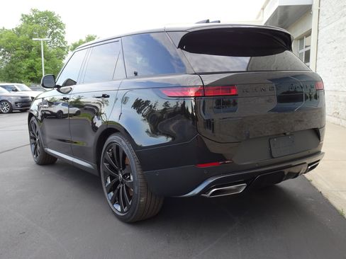 Certified 2025 Land Rover Range Rover Sport SE AWD/4WD image 3