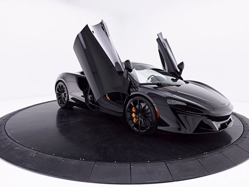 Used 2026 McLaren Artura RWD image 28