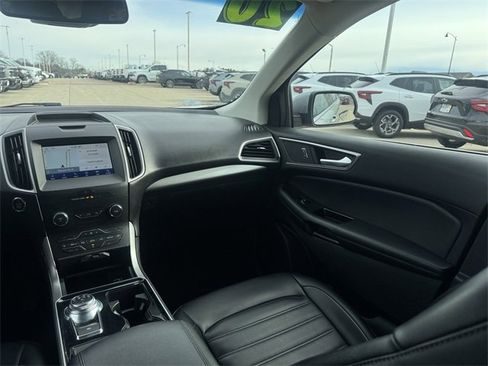 Used 2020 Ford Edge SEL w/ Convenience Package image 16
