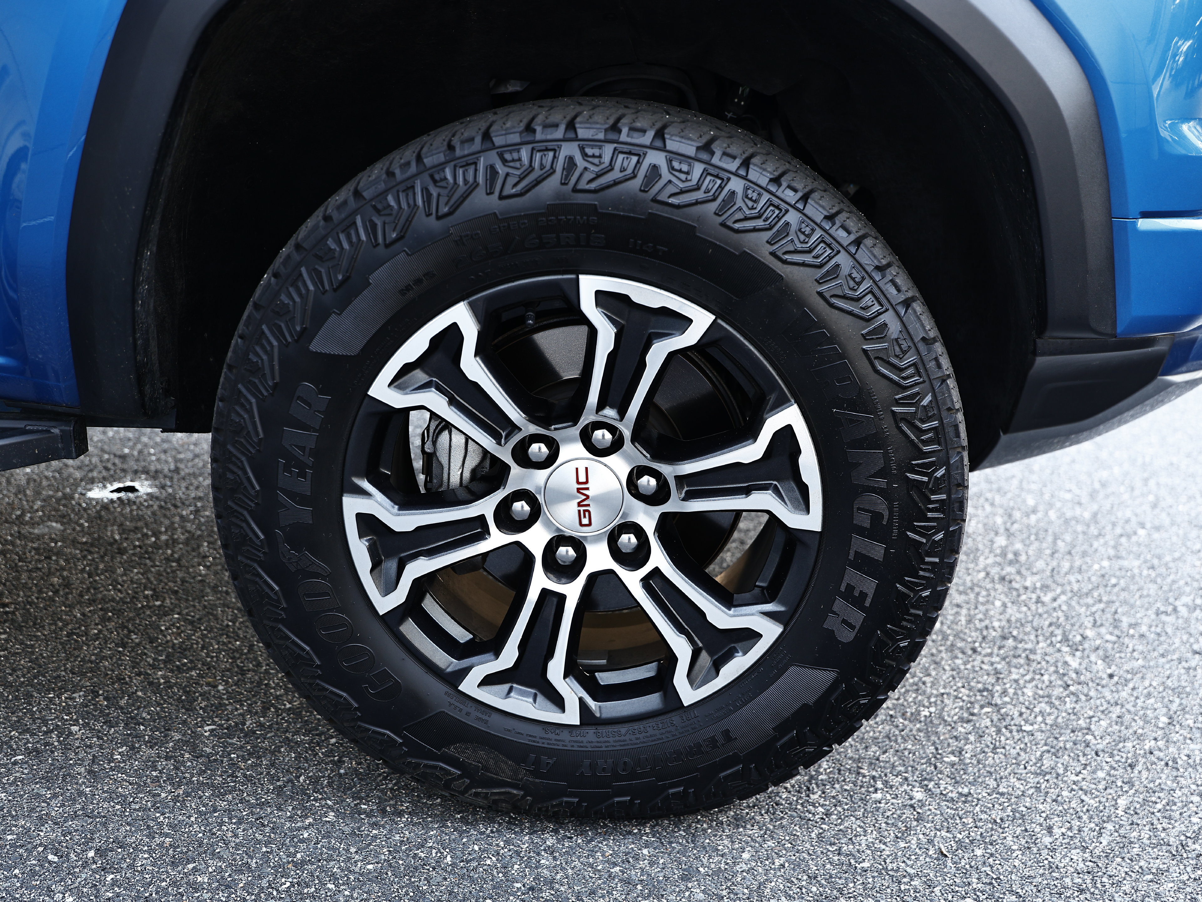 Used 2023 GMC Canyon AT4 w/ AT4 Premium Package AWD/4WD image 18