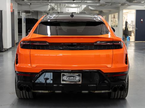 Used 2025 Lamborghini Urus SE image 8