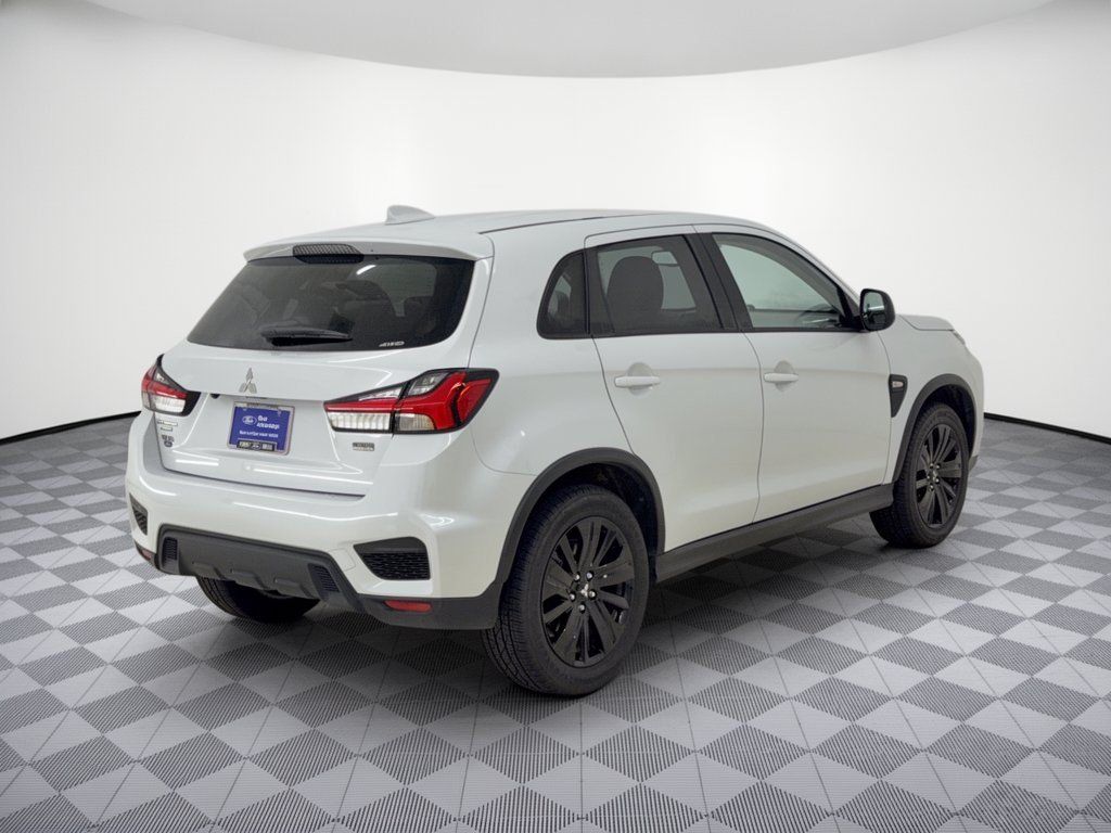 Used 2025 Mitsubishi Outlander Sport LE AWD/4WD image 9