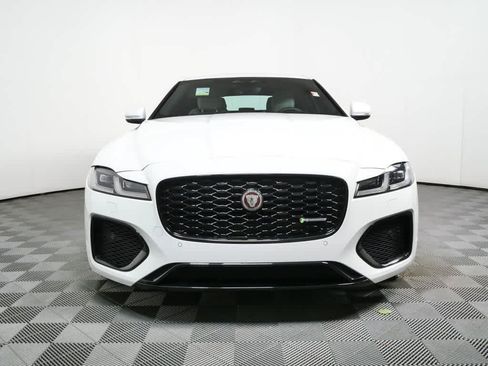 Used 2022 Jaguar XF R-Dynamic SE AWD/4WD image 36