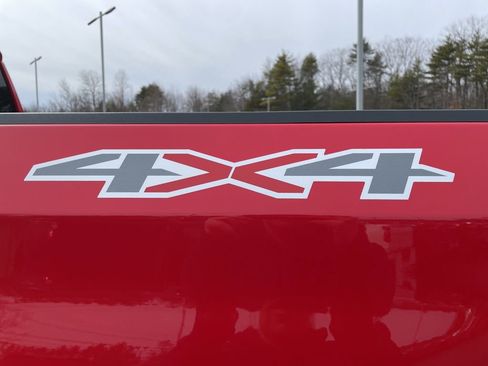 Used 2023 Chevrolet Silverado 1500 LT AWD/4WD image 9