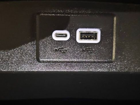 Certified 2024 Chevrolet Tahoe Z71 w/ Luxury Package image 37