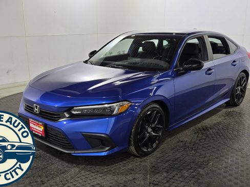 Used 2023 Honda Civic Sport image 3