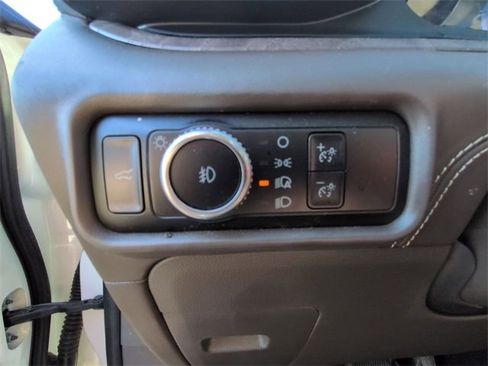 Used 2023 Ford Explorer Platinum w/ Technology Package image 14