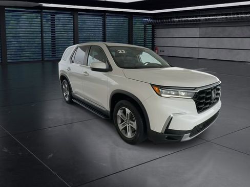 Used 2023 Honda Pilot EX-L image 2