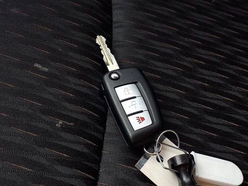 Used 2018 Nissan Rogue S FWD image 13
