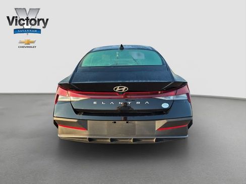 Used 2024 Hyundai Elantra SEL FWD image 6