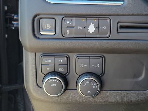 Used 2022 Chevrolet Suburban LS AWD/4WD image 31