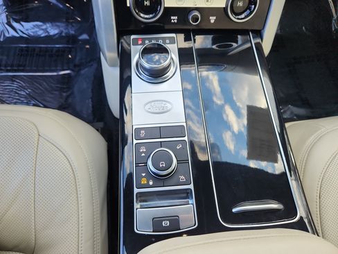 Used 2021 Land Rover Range Rover Westminster Edition image 16
