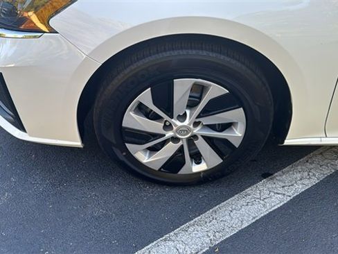 Used 2024 Nissan Altima 2.5 S image 35