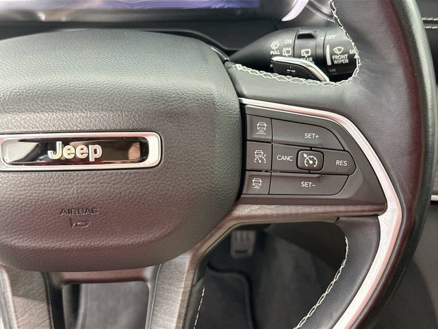 Used 2022 Jeep Grand Cherokee L Limited AWD/4WD image 26