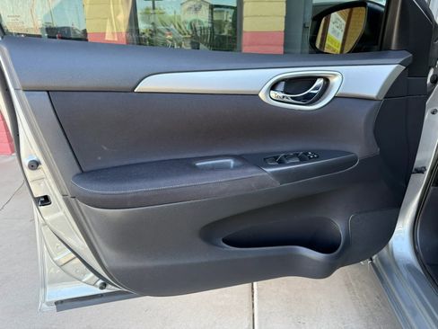 Used 2014 Nissan Sentra SV FWD image 18