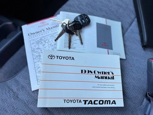 Used 1998 Toyota Tacoma 2WD Regular Cab image 24
