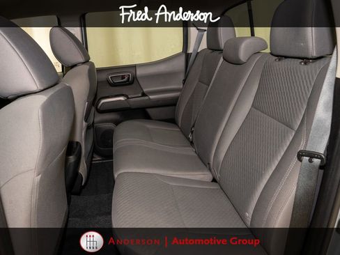 Certified 2021 Toyota Tacoma SR5 AWD/4WD image 7